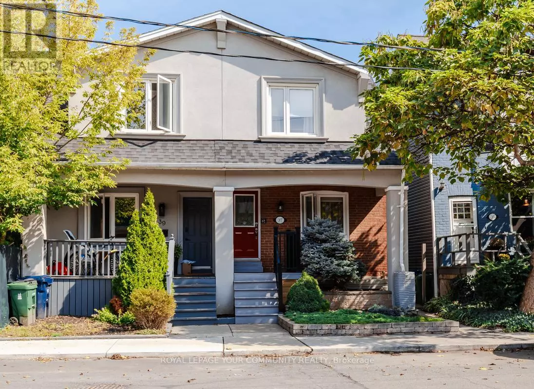 Toronto (greenwood-coxwell), ON M4L2V8,37 CONNAUGHT AVENUE