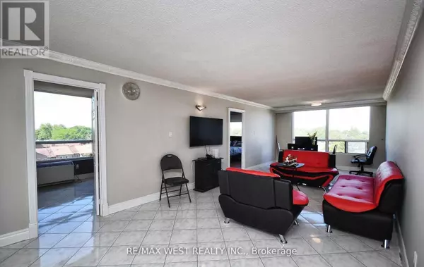 Toronto (agincourt South-malvern West), ON M1S4V3,1 Reidmount AVE #706