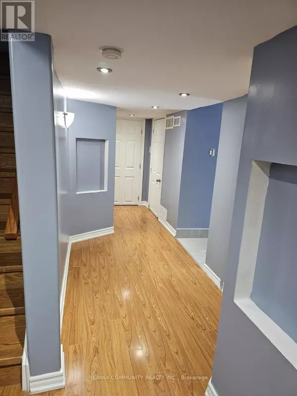 Toronto (rouge), ON M1X2B8,52B RIVENDELL TRAIL