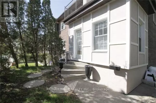 730 LOGAN AVENUE, Toronto (north Riverdale), ON M4K3C6