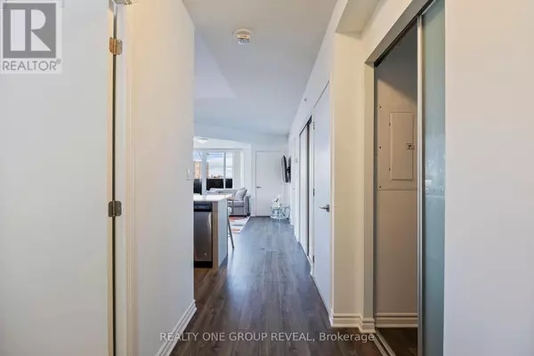 Toronto (west Hill), ON M1E0B9,1 Falaise RD #313