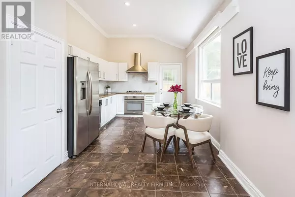 Toronto (woburn), ON M1H1M1,9 BENSHIRE DRIVE