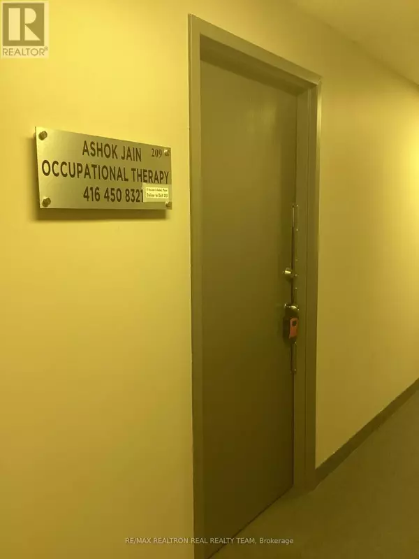 Toronto (milliken), ON M1V5J6,3300 Mcnicoll AVE #209