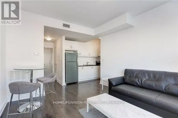 Toronto (north Riverdale), ON M4J1L2,683 Danforth AVE #302