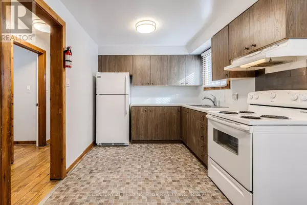 Toronto (kennedy Park), ON M1K4E7,796 MIDLAND AVE #1