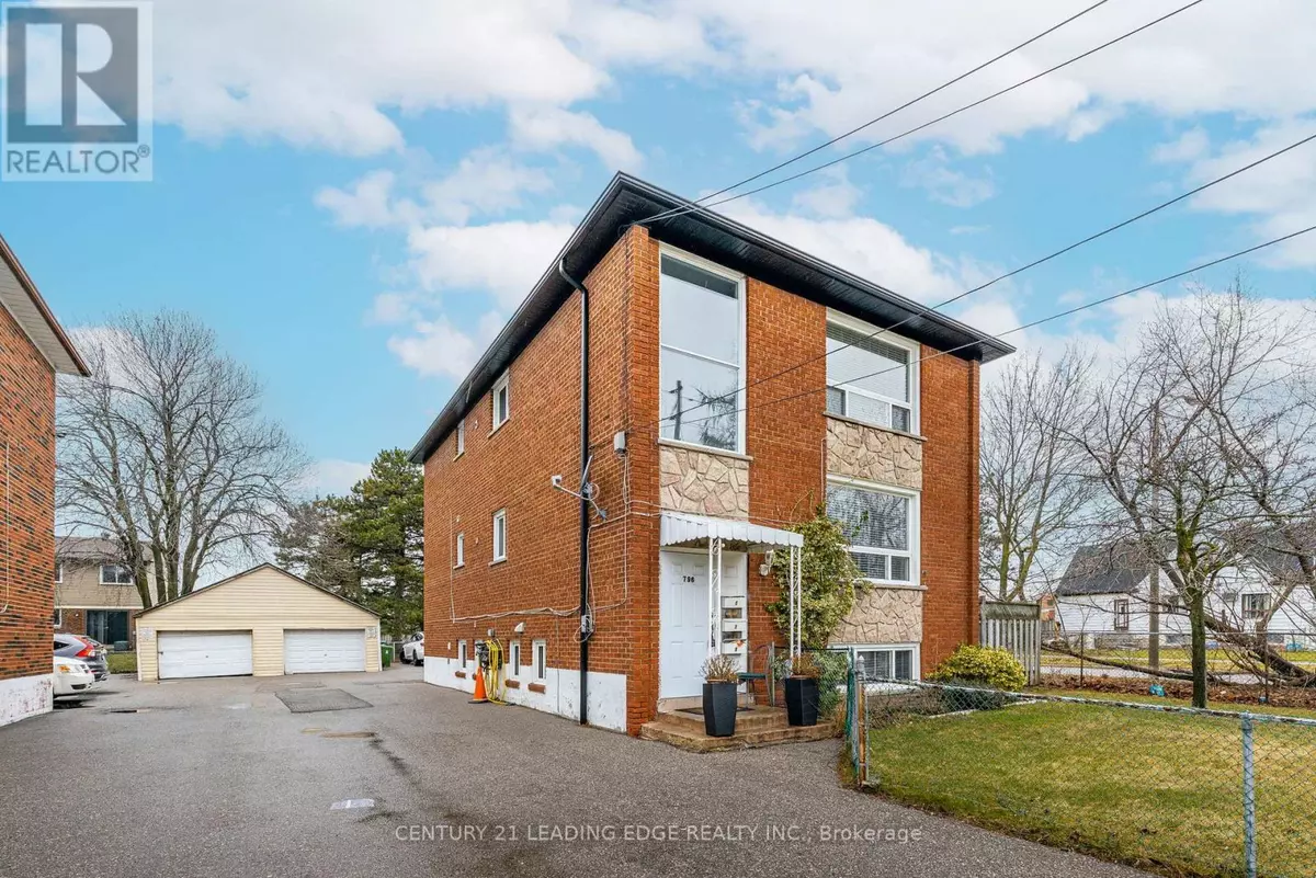 Toronto (kennedy Park), ON M1K4E7,796 MIDLAND AVE #1