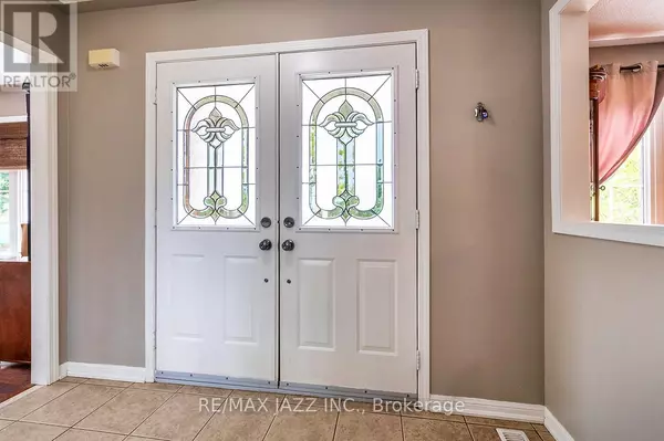 Clarington (bowmanville), ON L1C5P3,2 NICKS STREET