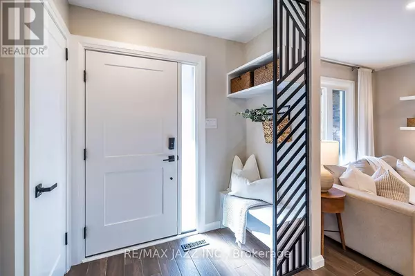 Oshawa (eastdale), ON L1K1L9,541 GALAHAD DRIVE