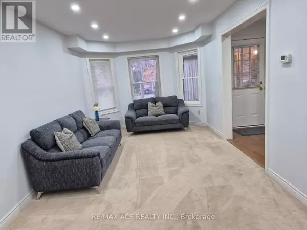 Whitby (blue Grass Meadows), ON L1N9H5,3 Springsyde ST #Main