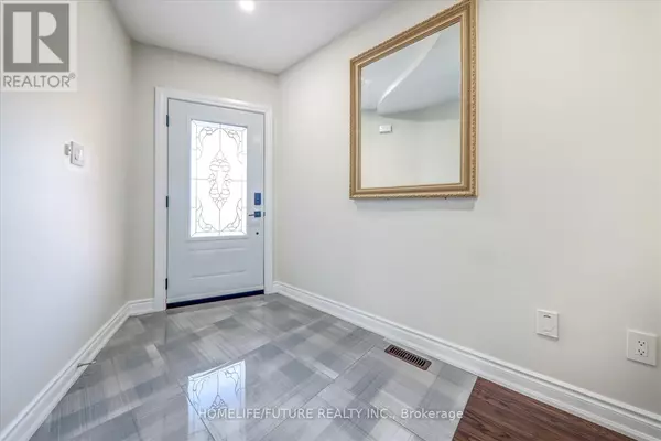 Toronto (rouge), ON M1B5G5,83 OLD FINCH AVENUE