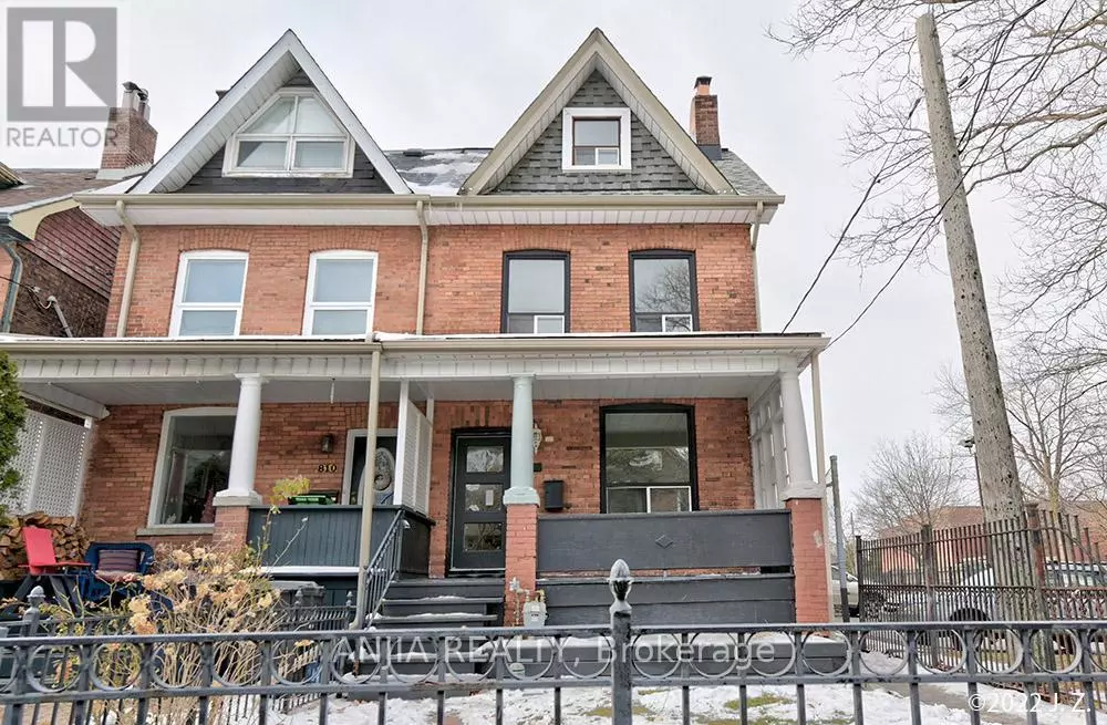 Toronto (north Riverdale), ON M4K3E1,812 Logan AVE #Upper