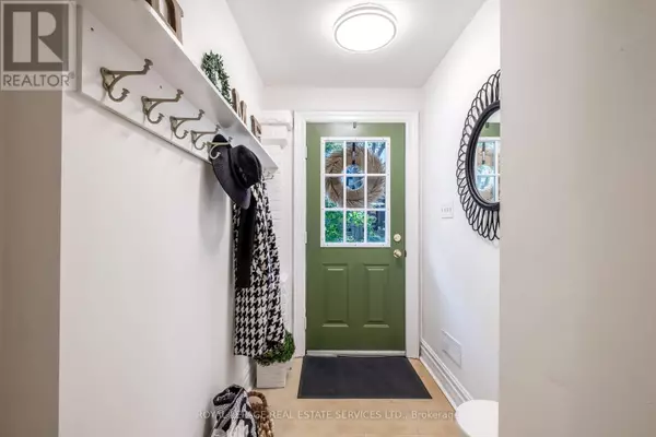 Toronto (woodbine Corridor), ON M4C3L8,65 DRAYTON AVENUE