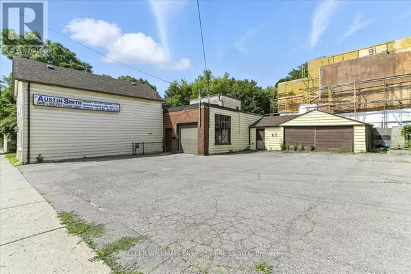 Oshawa (o'neill), ON L1G5C2,174 MARY STREET N