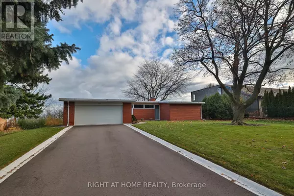 Toronto (scarborough Village), ON M1M1J3,59 HILL CRESCENT