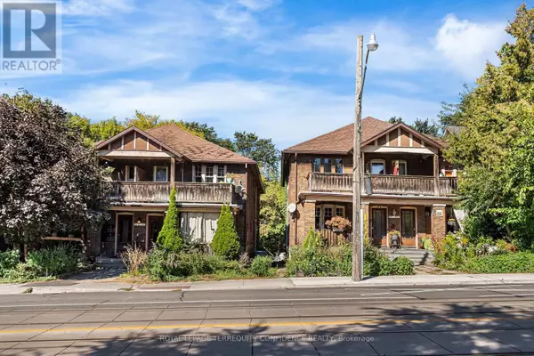 Toronto (east End-danforth), ON M4E1P9,558-562 KINGSTON ROAD