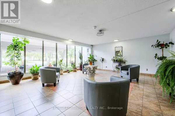 Toronto (dorset Park), ON M1P4V3,301 Prudential DR South #804