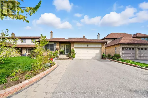 5 WOODLAWN COURT, Whitby (blue Grass Meadows), ON L1N6R4