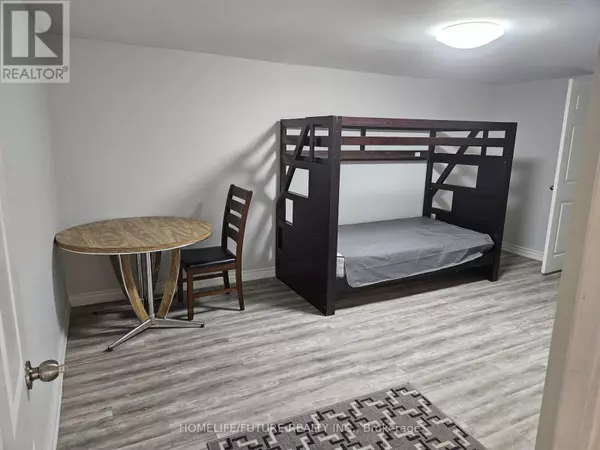 Toronto (steeles), ON M1W3N6,5 Sandyhook SQ #BSMT