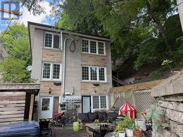 8 Casci AVE #6, Toronto (woodbine Corridor), ON M4L2K3