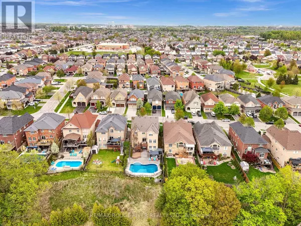 Whitby (williamsburg), ON L1P0A5,8 ST PHILIP COURT