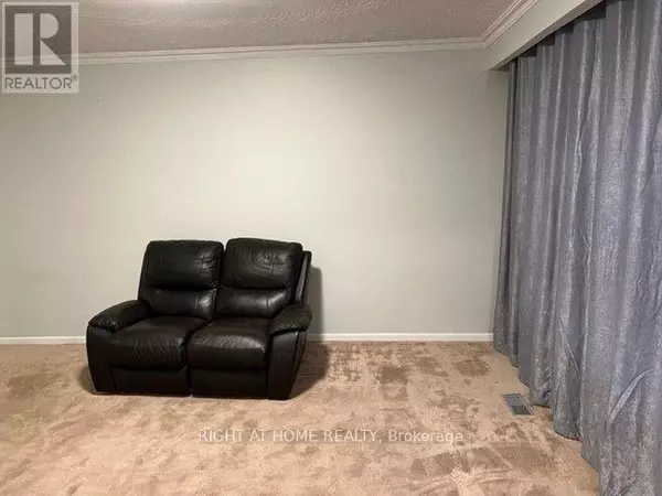 Toronto (clairlea-birchmount), ON M1K1P9,590 BIRCHMOUNT ROAD