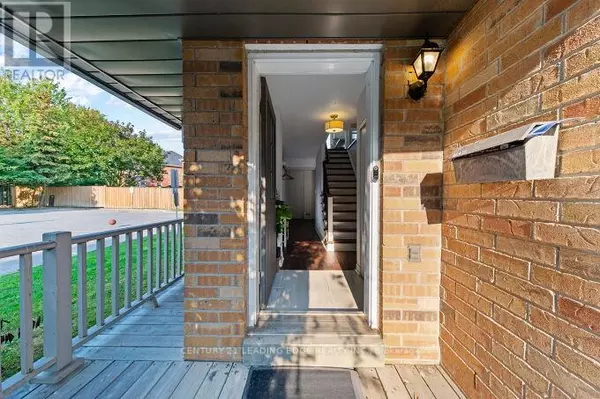 Toronto (rouge), ON M1C5C7,6400 Lawrence AVE East #15