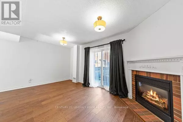 Toronto (rouge), ON M1C5C7,6400 Lawrence AVE East #15