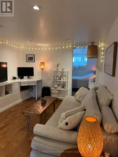 92 KENILWORTH (LOWER) AVENUE, Toronto (the Beaches), ON M4L3S5