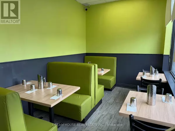 Toronto (wexford-maryvale), ON M1R2Z1,1960 Lawrence AVE East #14A