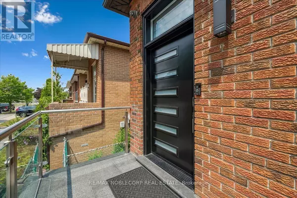 Toronto (steeles), ON M1W3B5,77 CRAYFORD DRIVE