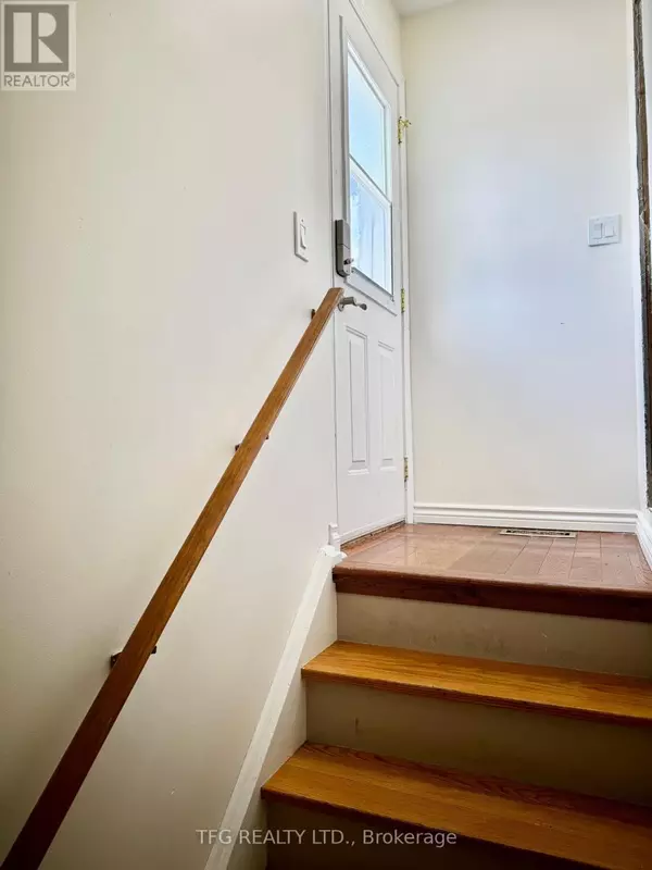 Oshawa (donevan), ON L1H6V8,447 HARCOURT LOWER BOULEVARD