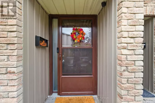 Oshawa (samac), ON L1G6T5,220 Ormond DR #W16