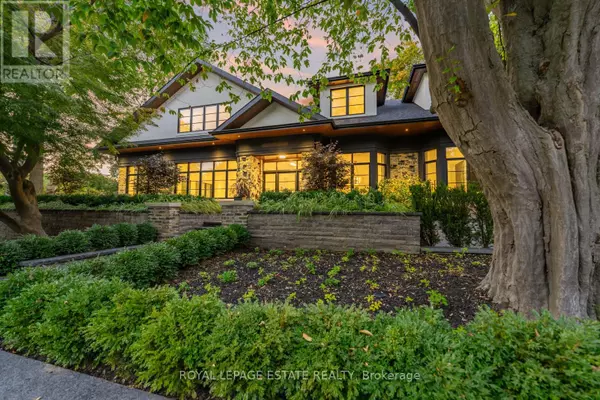 Toronto (the Beaches), ON M4E1J9,8 CROWN PARK ROAD