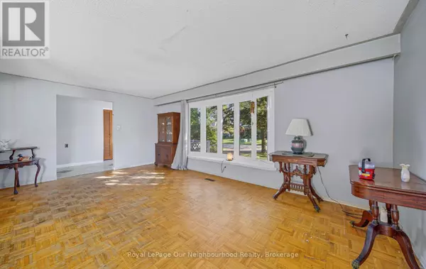 Ajax (south West), ON L1S3J3,26 SLATER CRESCENT