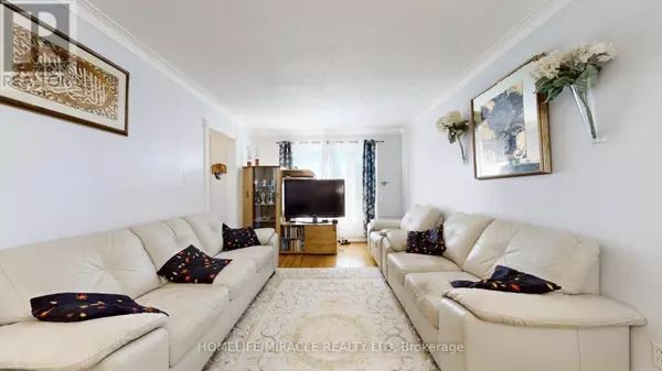 Toronto (wexford-maryvale), ON M1R2C7,48 FREY CRESCENT