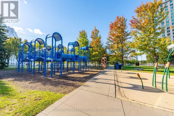 Toronto (woburn), ON M1H3H8,8 Lee Centre DR #1007