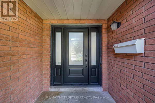 Oshawa (mclaughlin), ON L1J6T7,296 THORNTON ROAD N