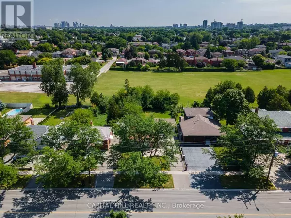 Toronto (wexford-maryvale), ON M1R2H8,1223A PHARMACY AVENUE