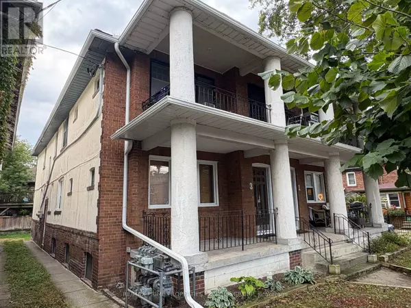 Toronto (the Beaches), ON M4E1B9,1-3 BONFIELD AVENUE