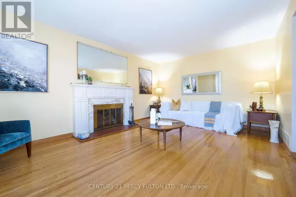 Toronto (tam O'shanter-sullivan), ON M1S1G1,14 FARMINGTON CRESCENT