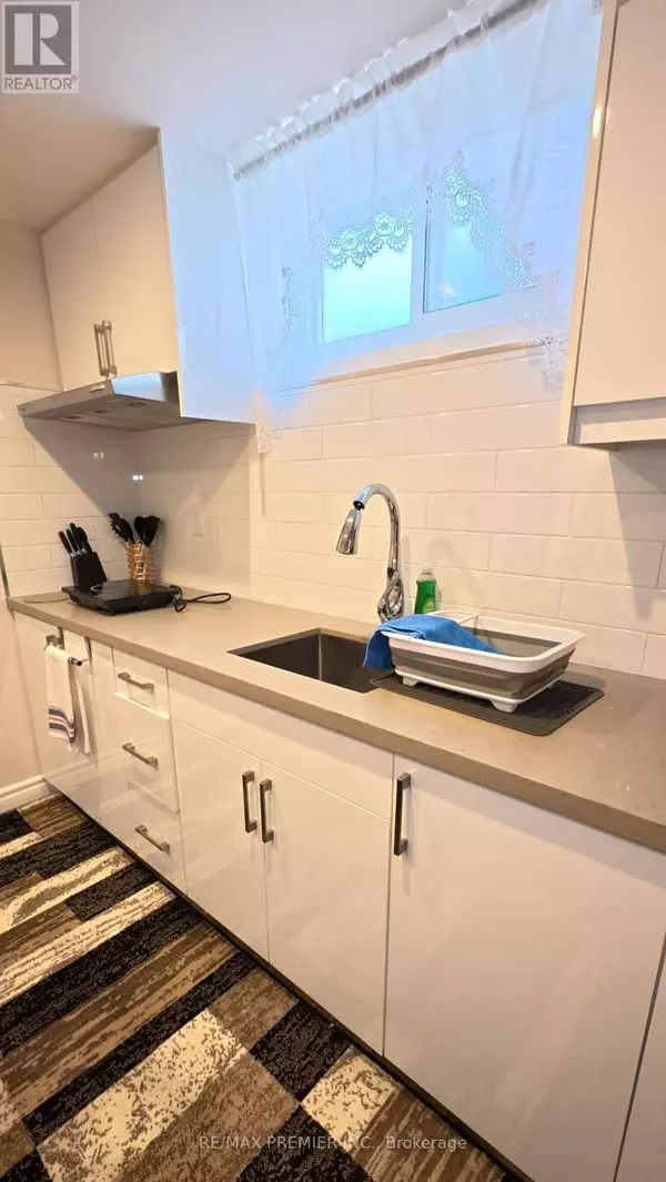 Toronto (woburn), ON M1G1P6,3664 LAWRENCE AVENUE E