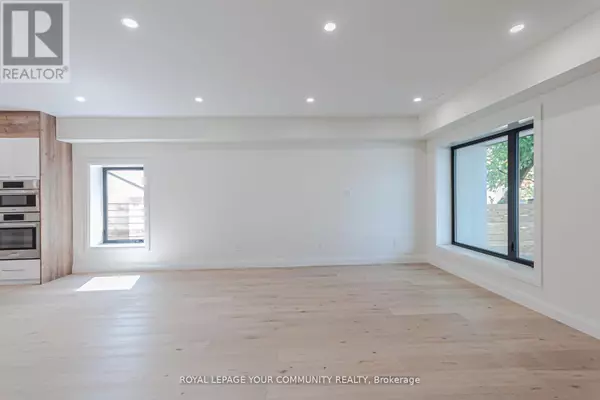 Toronto (woodbine Corridor), ON M4L3C3,89 GAINSBOROUGH ROAD