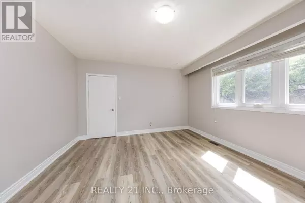 Toronto (guildwood), ON M1E1M7,2 CHANCERY LANE