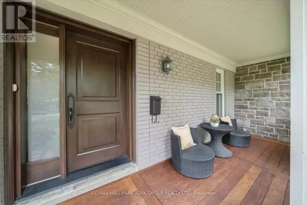 Toronto (rouge), ON M1C2Z5,380 ROUGE HILLS DRIVE