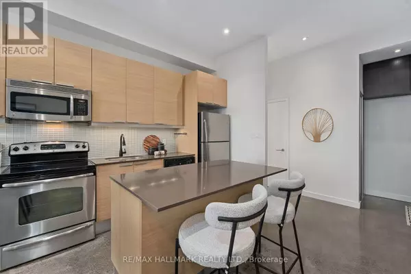 Toronto (south Riverdale), ON M4M1G4,625 Queen ST East #503