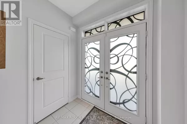 Whitby (williamsburg), ON L1P0K9,21 PRIORY DRIVE