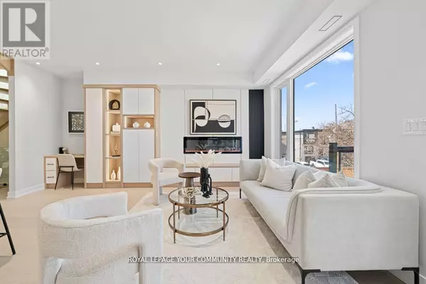 Toronto (woodbine-lumsden), ON M4C4T6,266 WESTLAKE AVENUE