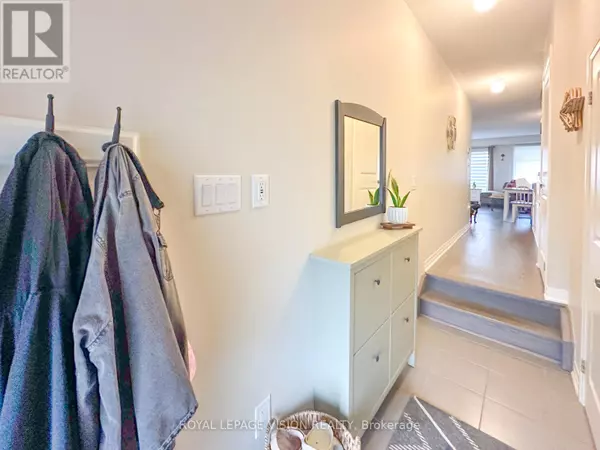 Clarington (bowmanville), ON L1C7G4,74 CASPIAN SQUARE