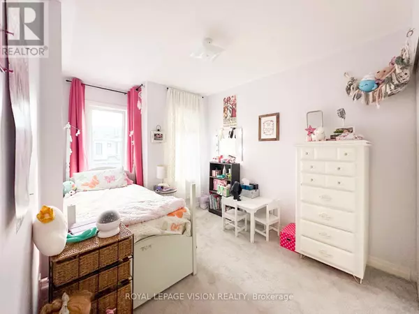 Clarington (bowmanville), ON L1C7G4,74 CASPIAN SQUARE