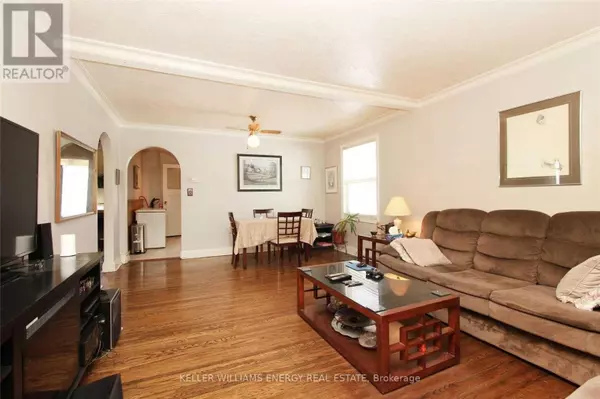 Oshawa (vanier), ON L1J4W2,64 GRENFELL STREET